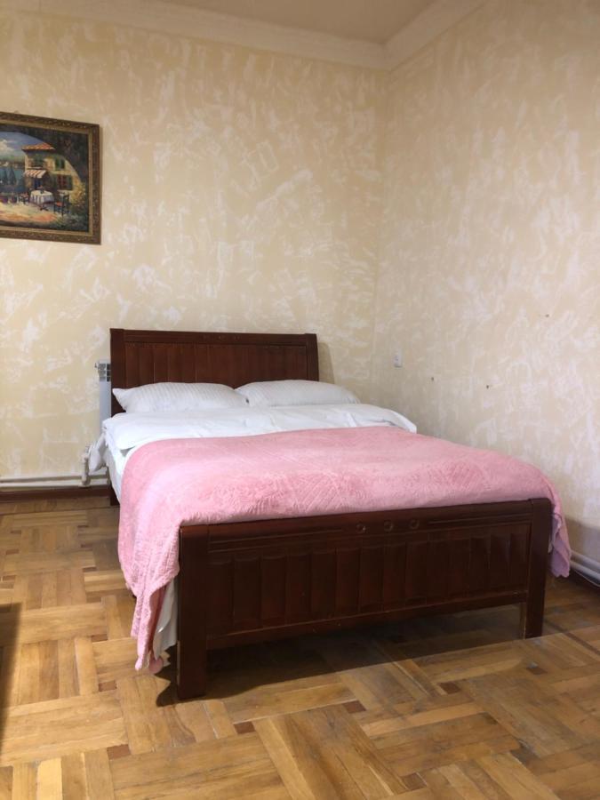 יירבאן Villa Next To Victory Park מראה חיצוני תמונה